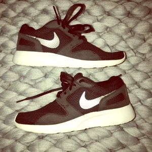 Nike gym shoes!!